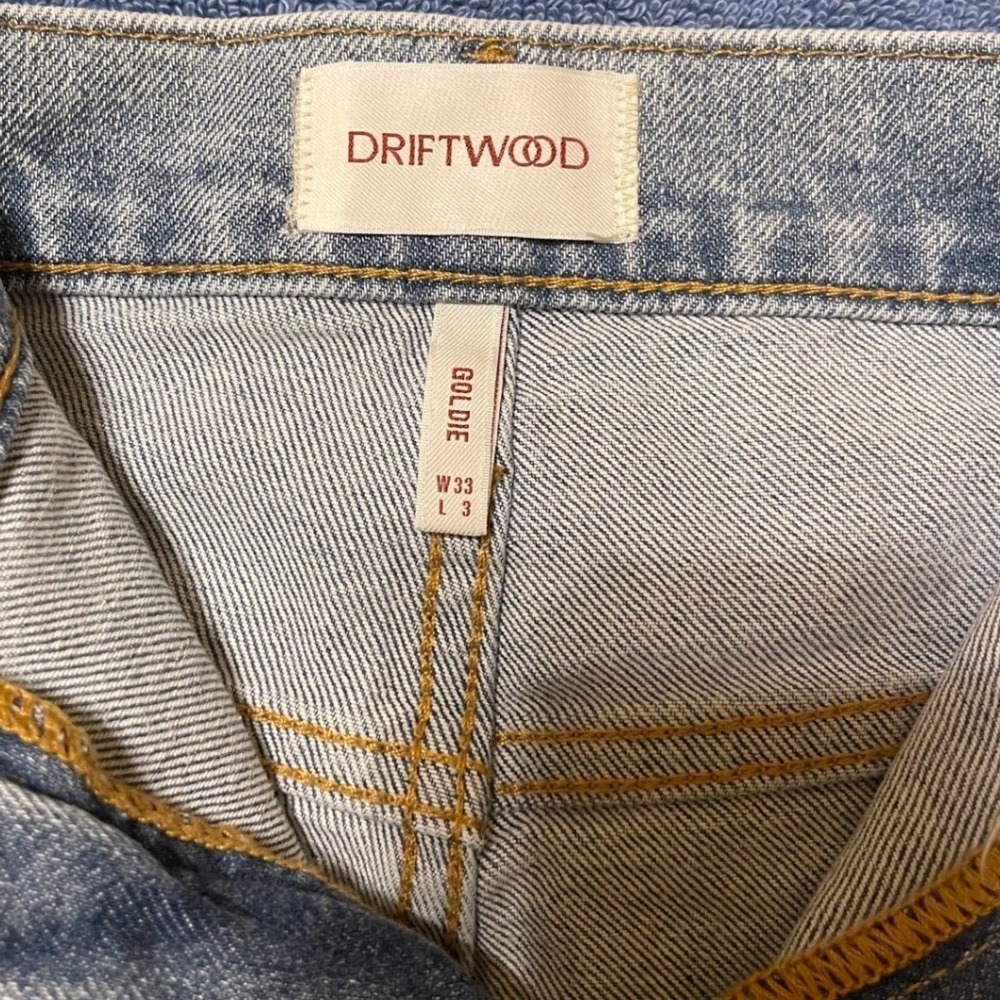 Driftwood Goldie Floral Eyelet Cutout Denim Shorts Light Wash Raw Hem 33 NEW - Picture 7 of 9
